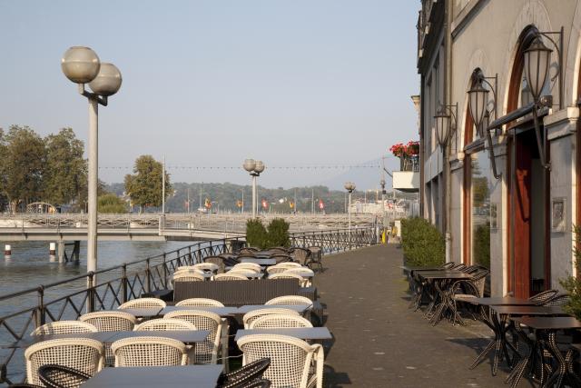 “Felacio kafe”: Lokal u kom se uz piće dobija oralni seks